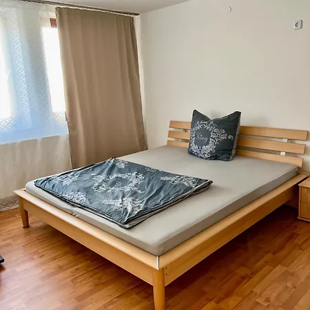 Apartment 3-zimmer Messe In Laatzen Mit Kostenlosen Parkplaetzen *